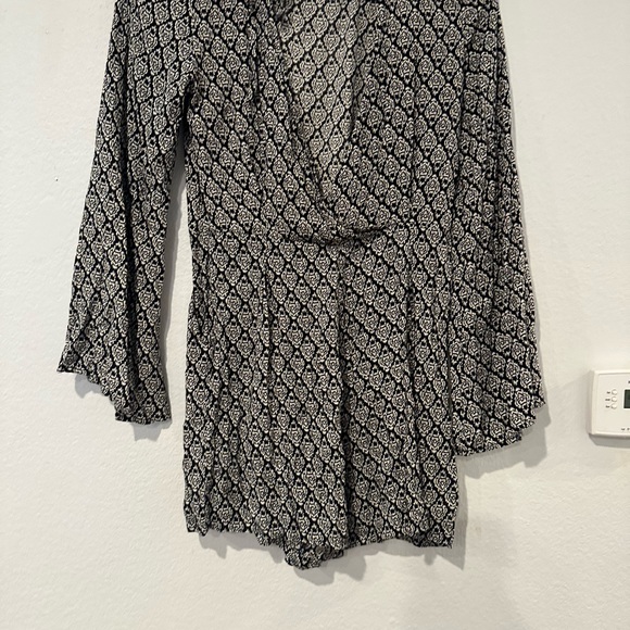 Alythea Romper - Picture 2 of 8